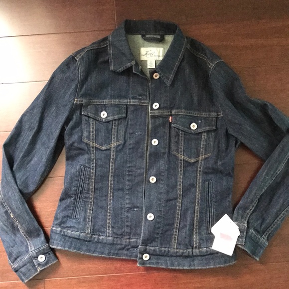 Levi's Jackets & Blazers - NWT Levi’s dark wash denim jacket